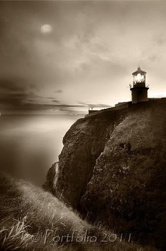 white head lighthouse bw.jpg